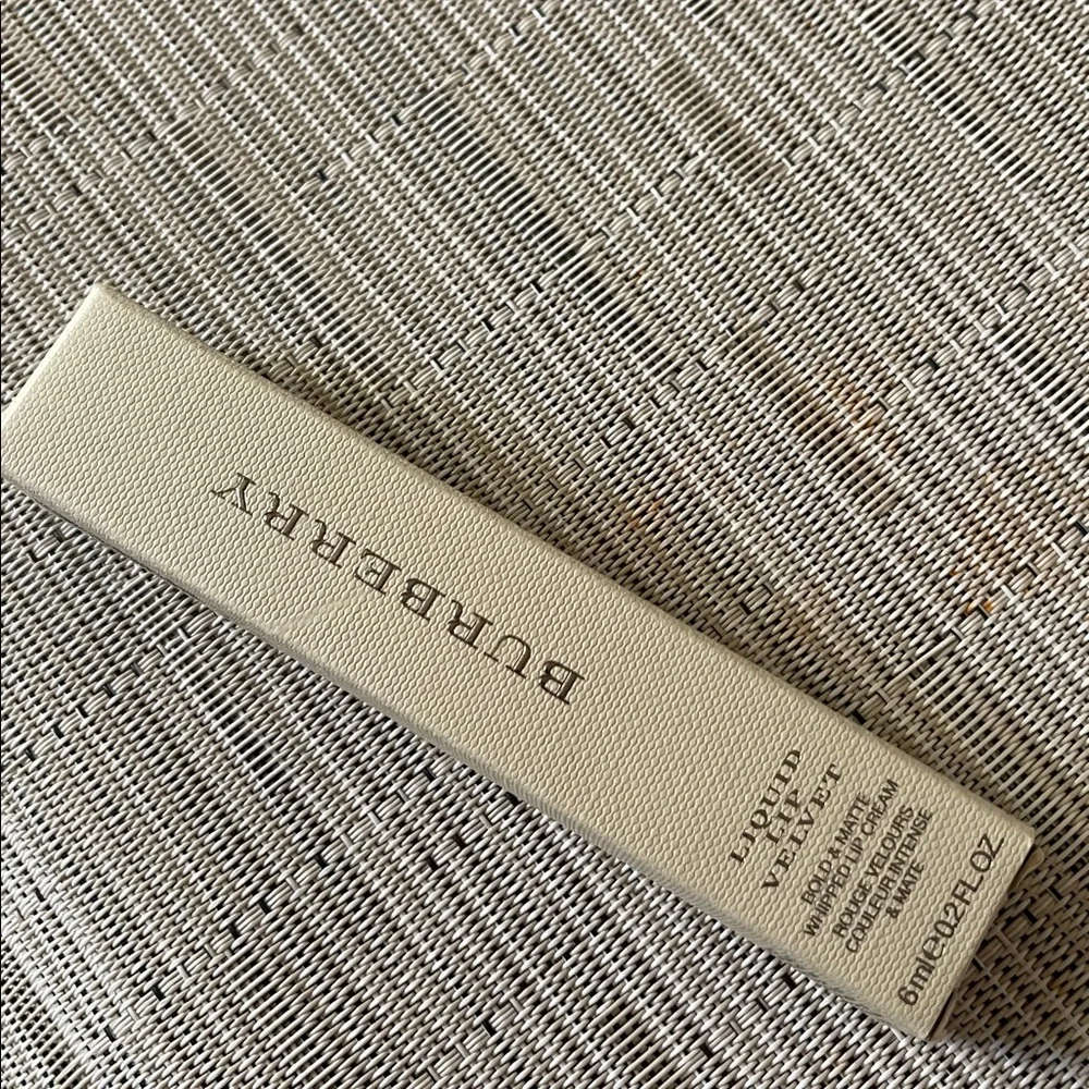 Burberry Vibrant #45 liquid Lip velvet NEW in box
